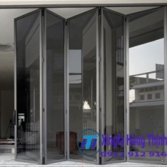 CỬA MỞ XẾP TRƯỢT QUA TRÁI HOẶC QUA PHẢI TIỆN LỢI